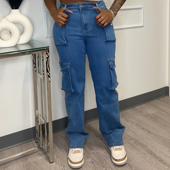 Medium Washed Cargo Pants - Picture 2 of 3